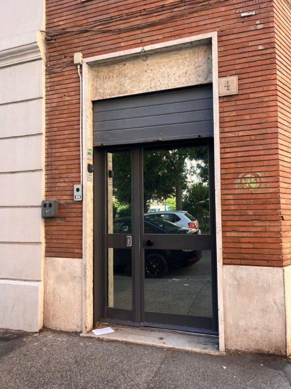 appartamento in vendita a Roma in zona Tuscolano