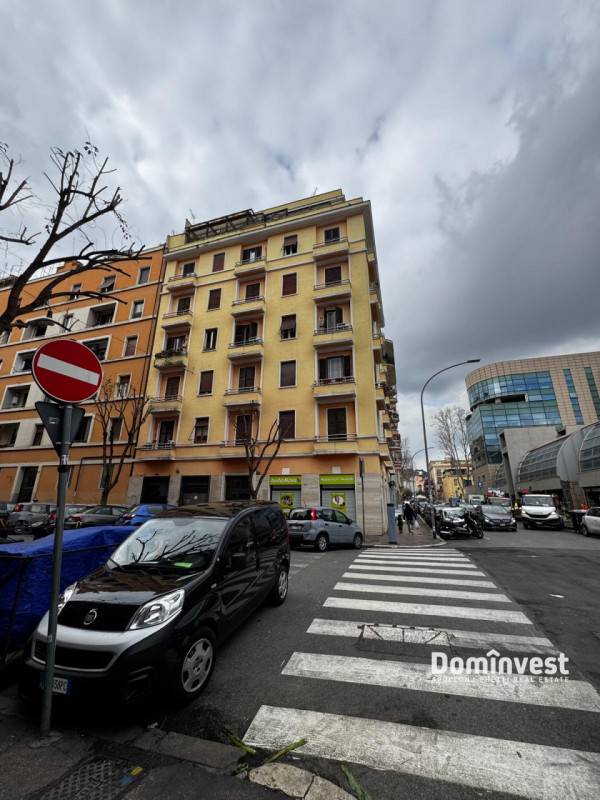 negozio in vendita a Roma in zona Trionfale