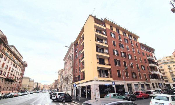 appartamento in vendita a Roma in zona Tuscolano