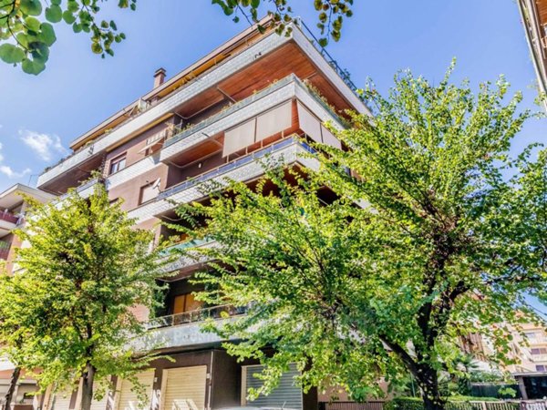 appartamento in vendita a Roma in zona Ostia