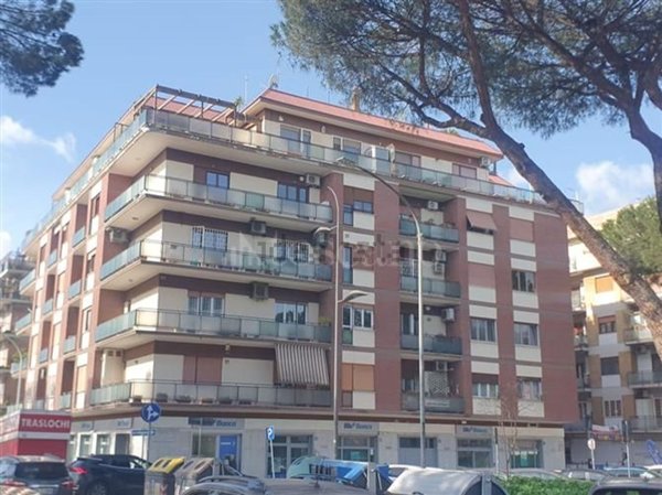 appartamento in vendita a Roma in zona Ardeatino