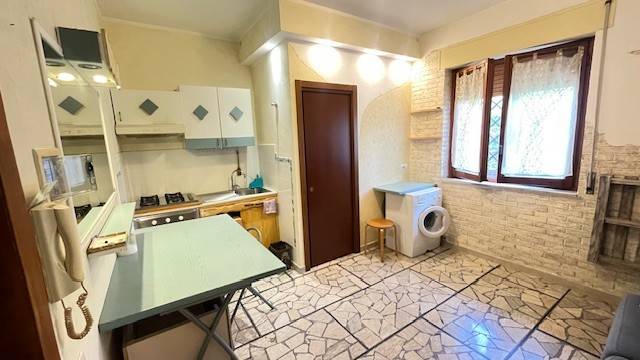 appartamento in vendita a Roma in zona Torre Angela