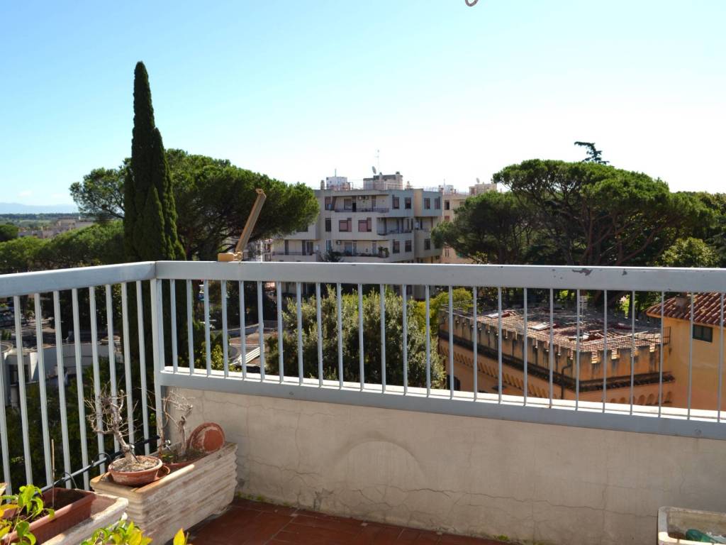 appartamento in vendita a Roma in zona Ardeatino