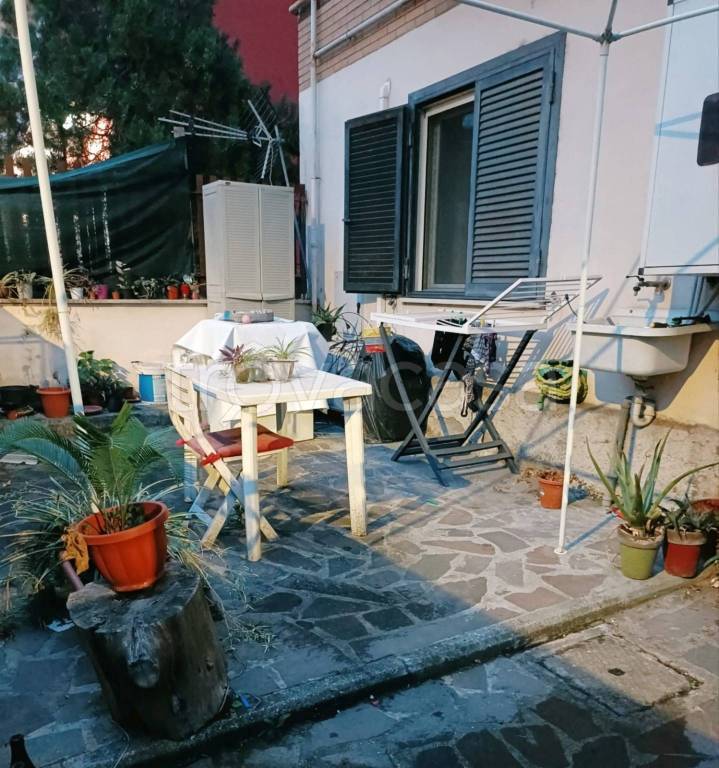appartamento in vendita a Roma in zona Torre Angela