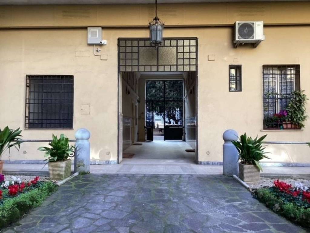 appartamento in vendita a Roma in zona Ostiense