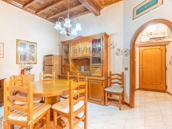 appartamento in vendita a Roma in zona Rione Regola