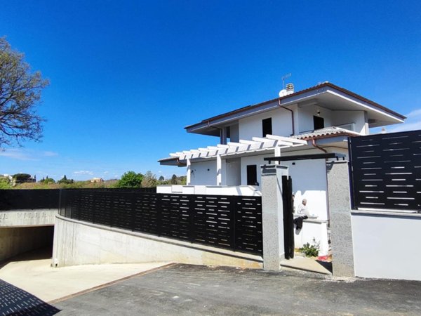 casa indipendente in vendita a Roma in zona Aurelio