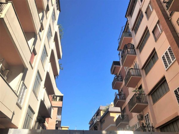 appartamento in vendita a Roma in zona Ardeatino