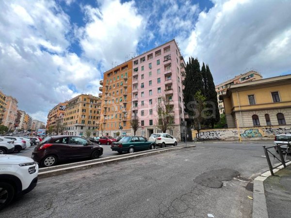 appartamento in vendita a Roma in zona Appio Latino