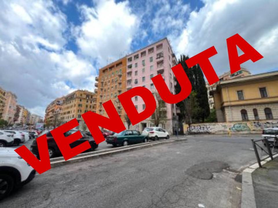appartamento in vendita a Roma in zona Appio Latino