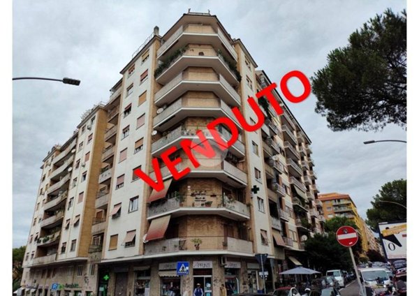appartamento in vendita a Roma in zona Ostiense