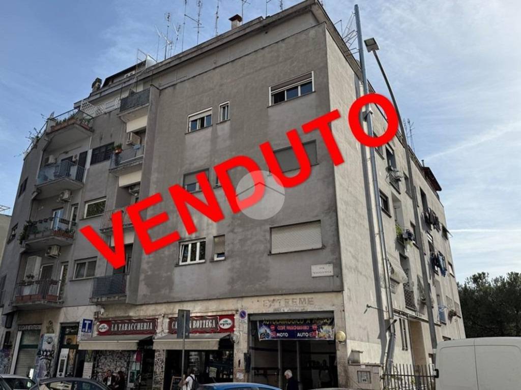 appartamento in vendita a Roma in zona Ostiense