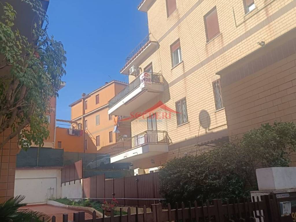 appartamento in vendita a Roma in zona Vitinia
