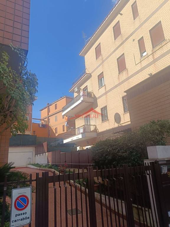 appartamento in vendita a Roma in zona Vitinia