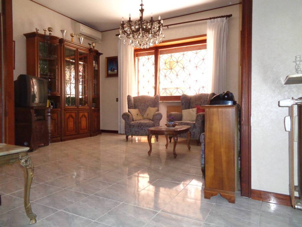 appartamento in vendita a Roma in zona Ostia