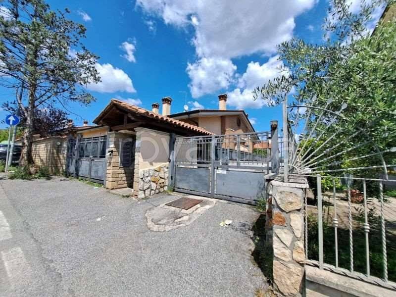casa indipendente in vendita a Roma in zona Ponte di Nona