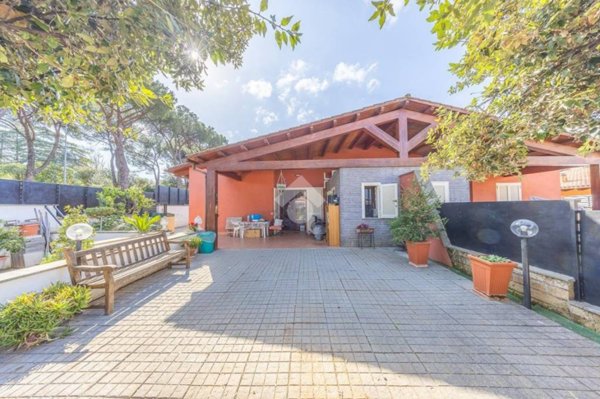 casa indipendente in vendita a Roma in zona Giardini di Corcolle