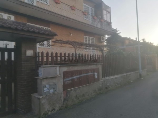 appartamento in vendita a Roma in zona Finocchio