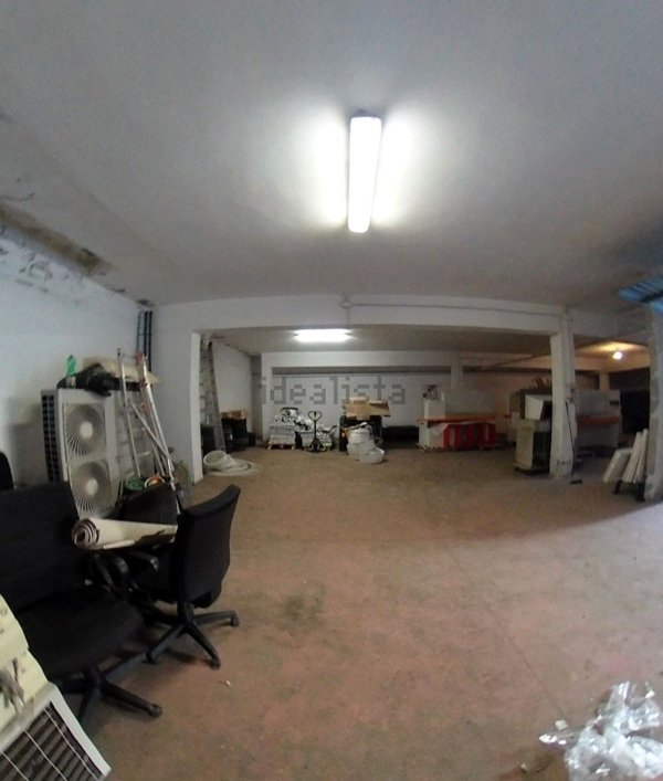 locale di sgombero in vendita a Roma in zona Casal Morena