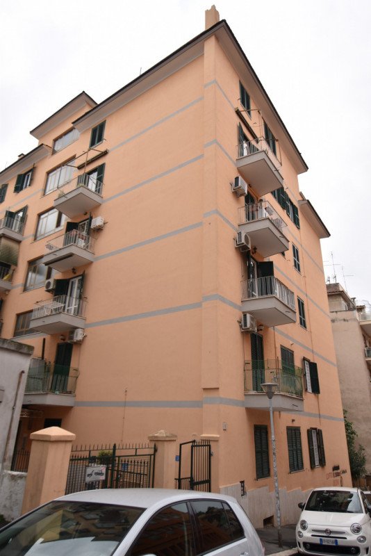 appartamento in vendita a Roma in zona Gianicolense
