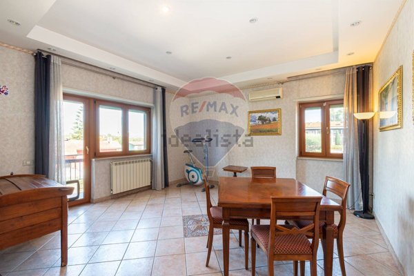 casa indipendente in vendita a Roma