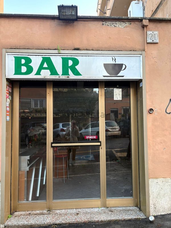 locale commerciale in vendita a Roma in zona Gianicolense