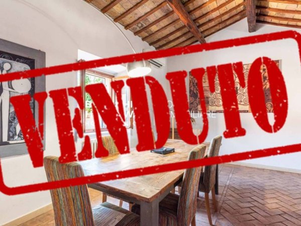 appartamento in vendita a Roma in zona Pigna - Sant'Angelo