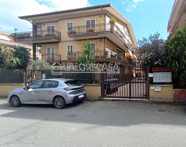 appartamento in vendita a Roma in zona Finocchio