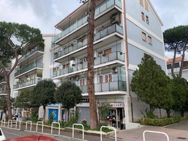 negozio in vendita a Roma in zona Torrevecchia