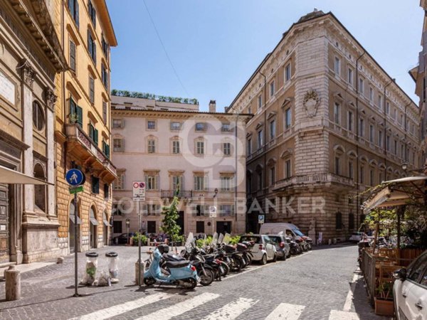 negozio in vendita a Roma in zona Parione/Sant'Eustachio