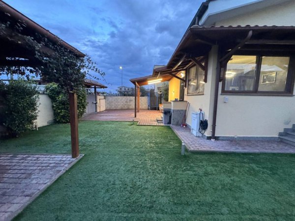 casa indipendente in vendita a Roma in zona Piana del Sole