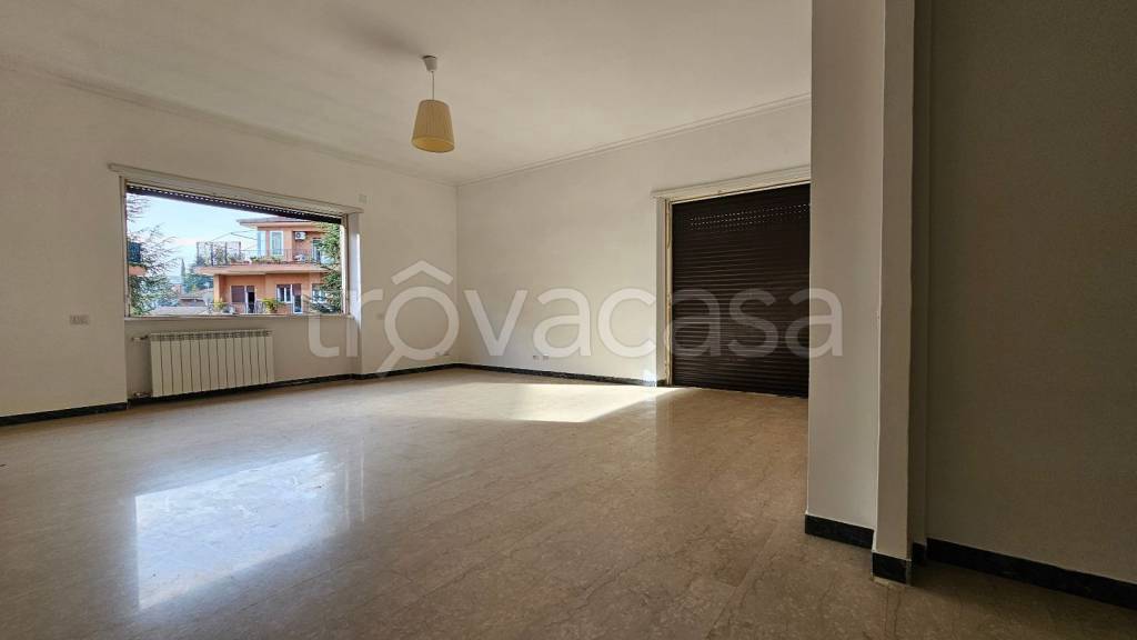 appartamento in vendita a Roma in zona Tomba di Nerone