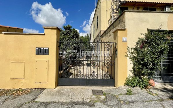 appartamento in vendita a Roma in zona Tuscolano