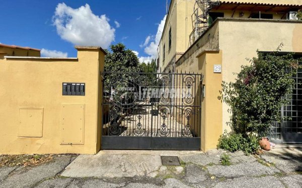 appartamento in vendita a Roma in zona Tuscolano