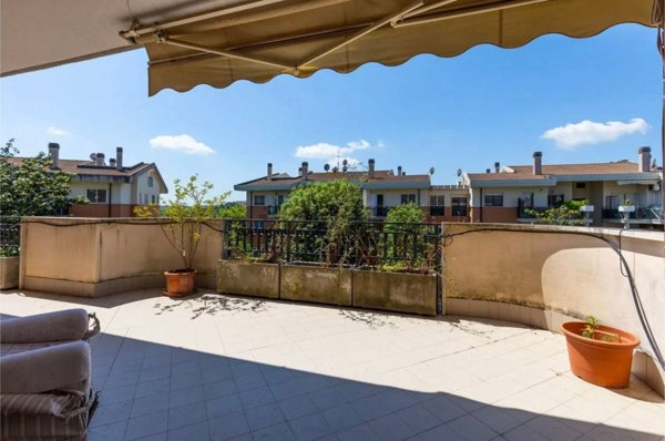appartamento in vendita a Roma in zona Ardeatino