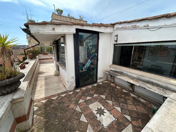 appartamento in vendita a Roma in zona Rione Monti/Campitelli