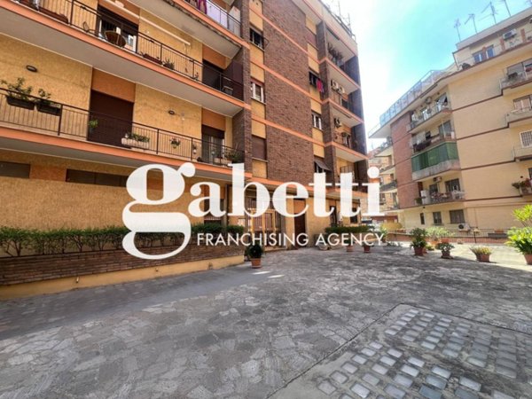 appartamento in vendita a Roma in zona Prenestino-Centocelle