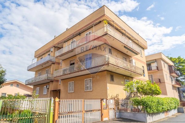appartamento in vendita a Roma in zona Acilia