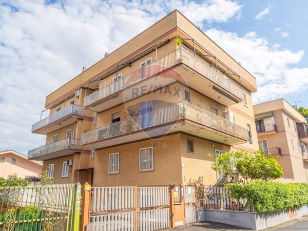appartamento in vendita a Roma in zona Acilia