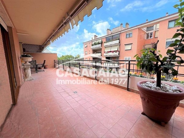 appartamento in vendita a Roma in zona Axa