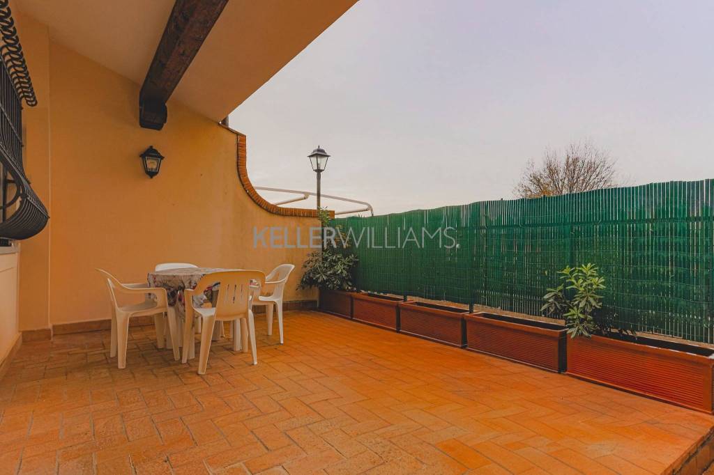 casa indipendente in vendita a Roma in zona Valle Santa