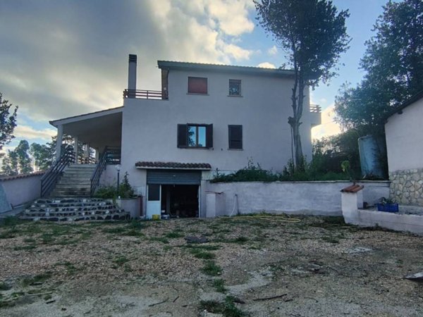 casa indipendente in vendita a Roma in zona Ponte Galeria
