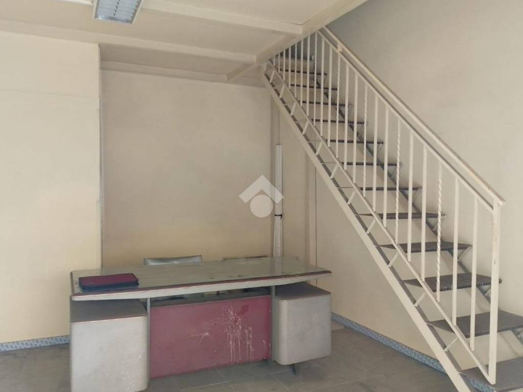 negozio in vendita a Roma in zona Appio Latino