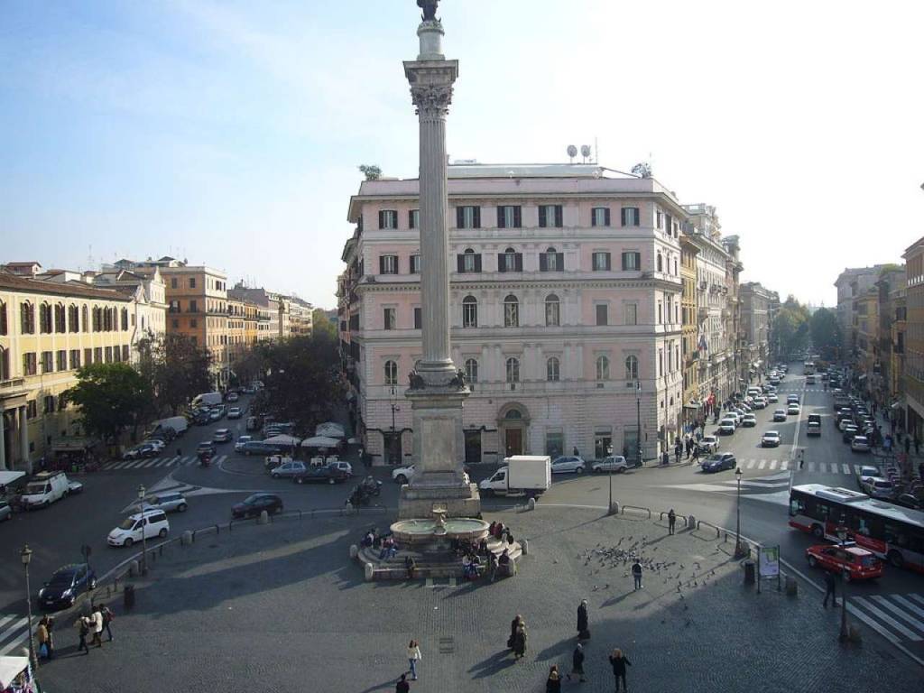 negozio in vendita a Roma in zona Esquilino