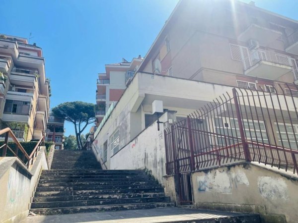 negozio in vendita a Roma in zona Grottarossa