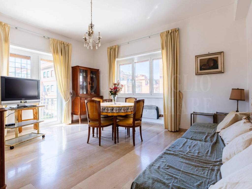 appartamento in vendita a Roma in zona Castel Fusano