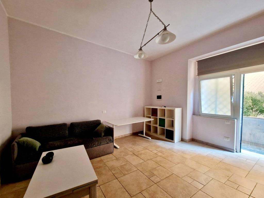 appartamento in vendita a Roma in zona Lunghezza