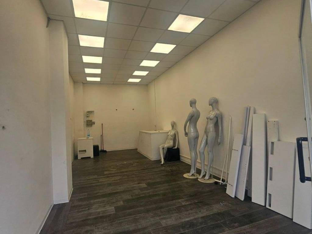 negozio in vendita a Roma in zona Gianicolense