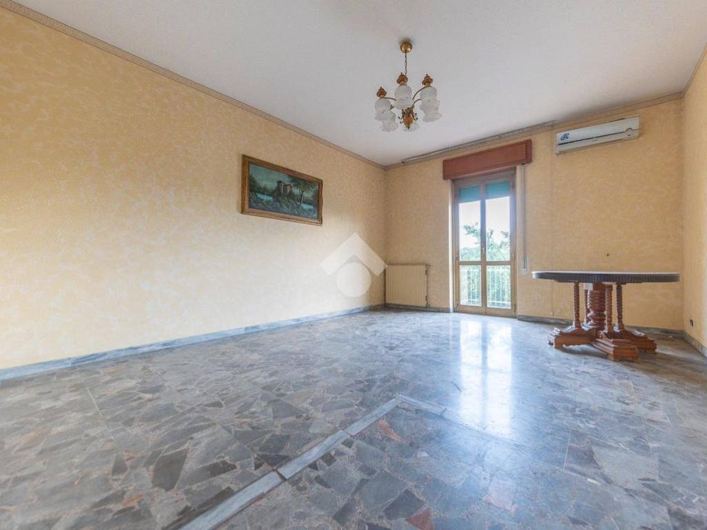 appartamento in vendita a Roma in zona Torre Angela
