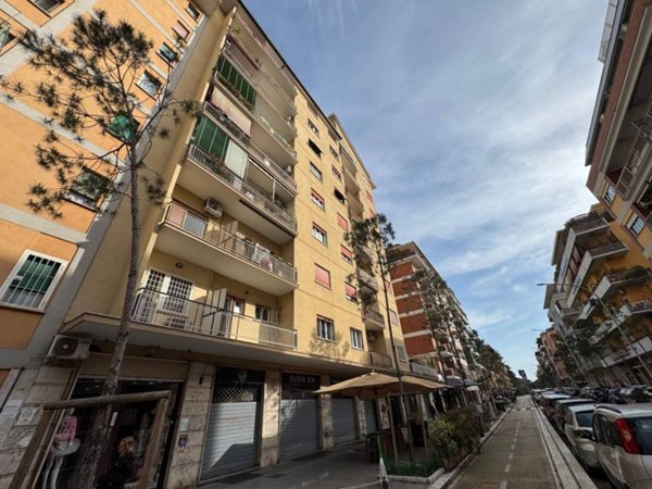 appartamento in vendita a Roma in zona Appio Claudio